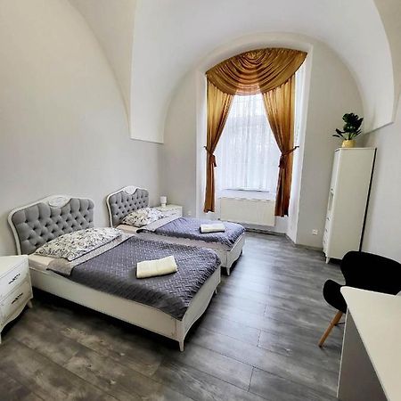 Appartamento Diecezjalny Dom Formacyjny Nysa Esterno foto