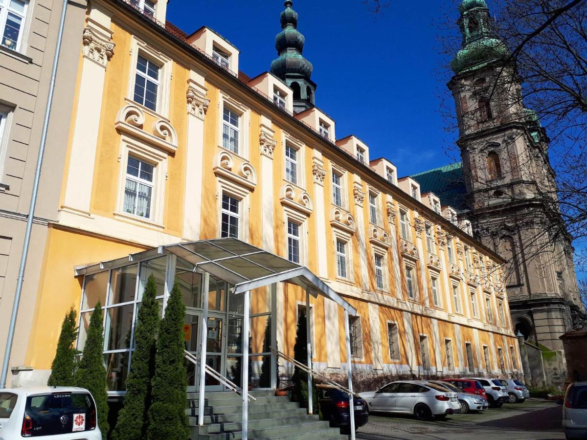 Appartamento Diecezjalny Dom Formacyjny Nysa Esterno foto