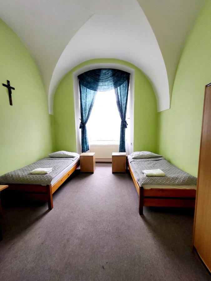 Appartamento Diecezjalny Dom Formacyjny Nysa Esterno foto