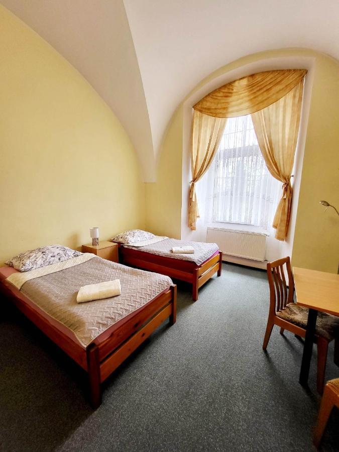 Appartamento Diecezjalny Dom Formacyjny Nysa Esterno foto