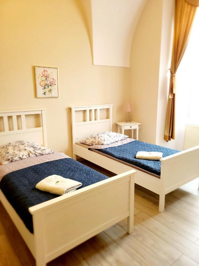 Appartamento Diecezjalny Dom Formacyjny Nysa Esterno foto