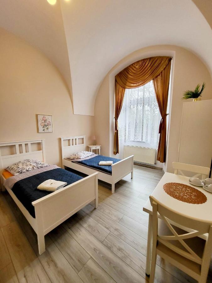 Appartamento Diecezjalny Dom Formacyjny Nysa Esterno foto
