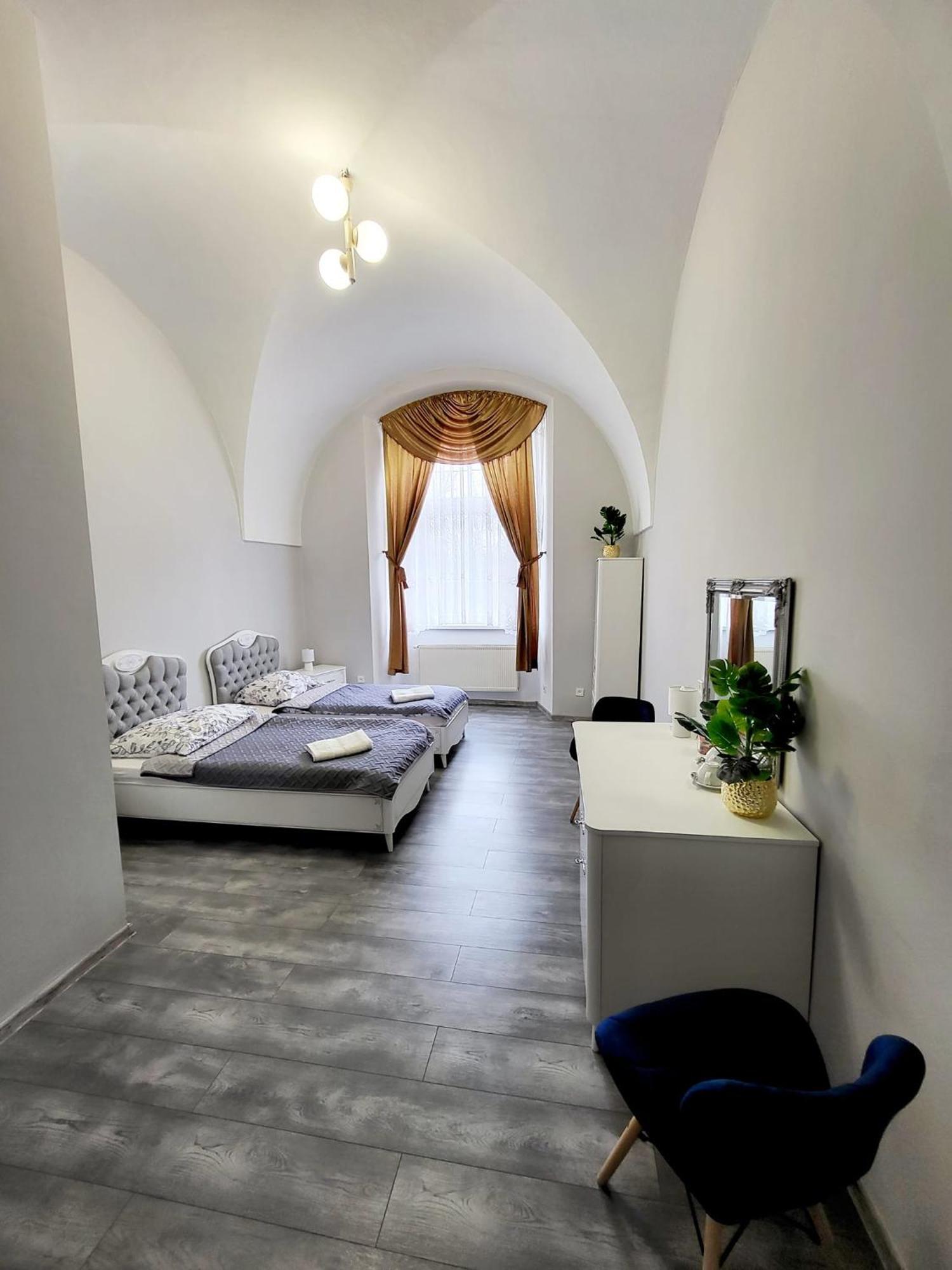 Appartamento Diecezjalny Dom Formacyjny Nysa Esterno foto