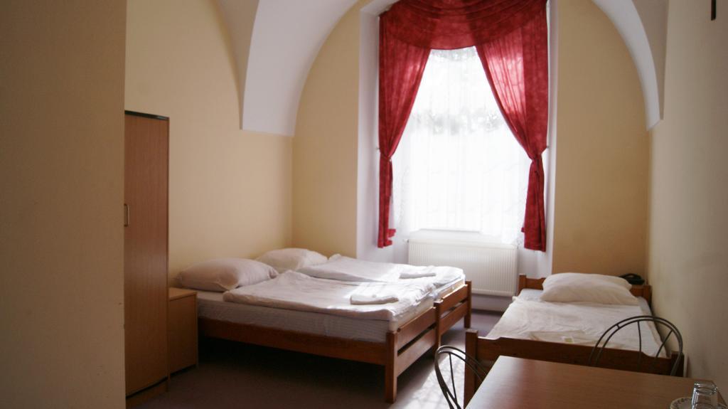Appartamento Diecezjalny Dom Formacyjny Nysa Esterno foto