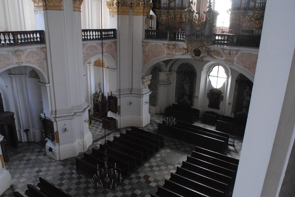 Appartamento Diecezjalny Dom Formacyjny Nysa Esterno foto