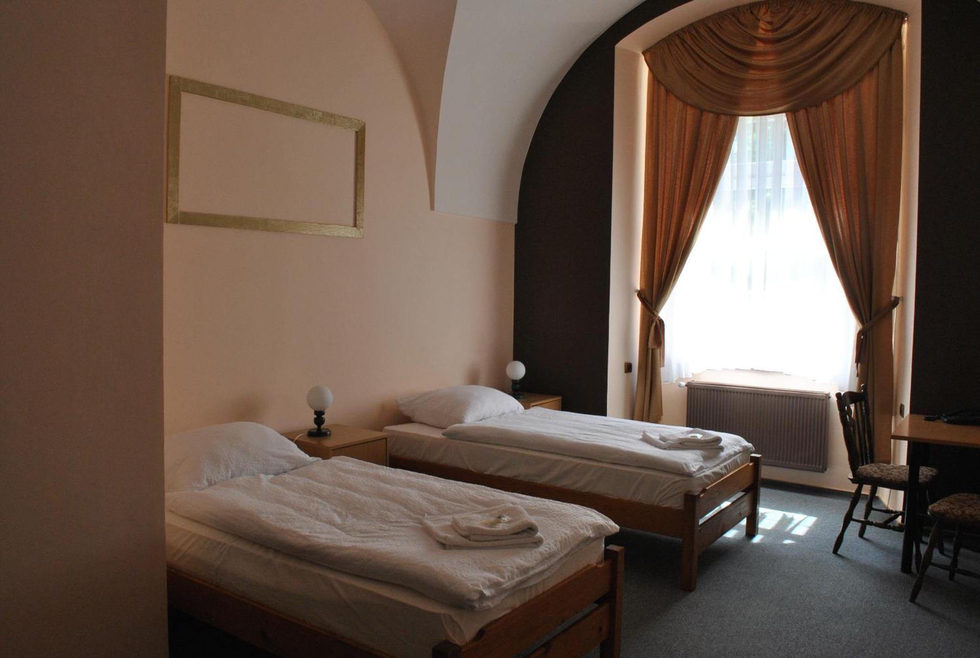 Appartamento Diecezjalny Dom Formacyjny Nysa Esterno foto