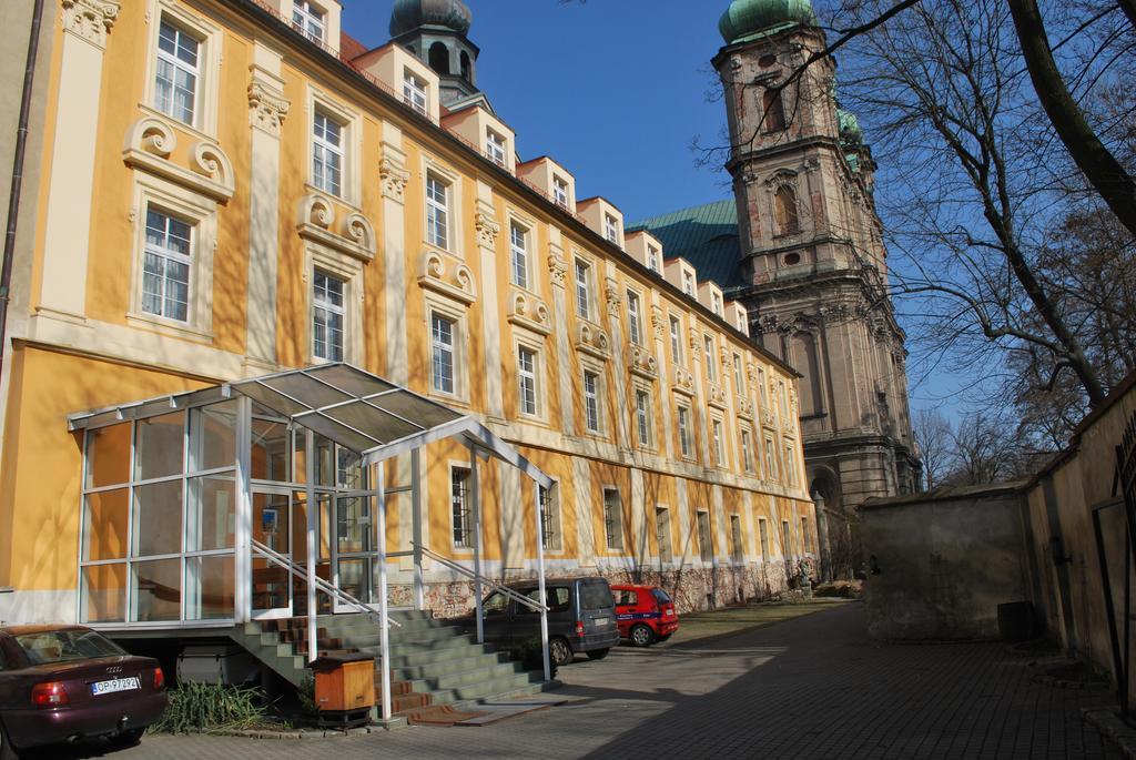 Appartamento Diecezjalny Dom Formacyjny Nysa Esterno foto