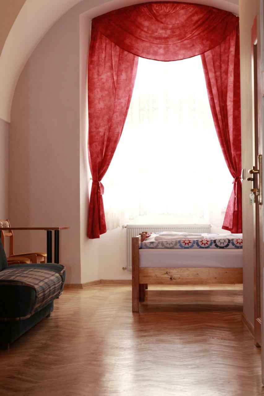 Appartamento Diecezjalny Dom Formacyjny Nysa Esterno foto
