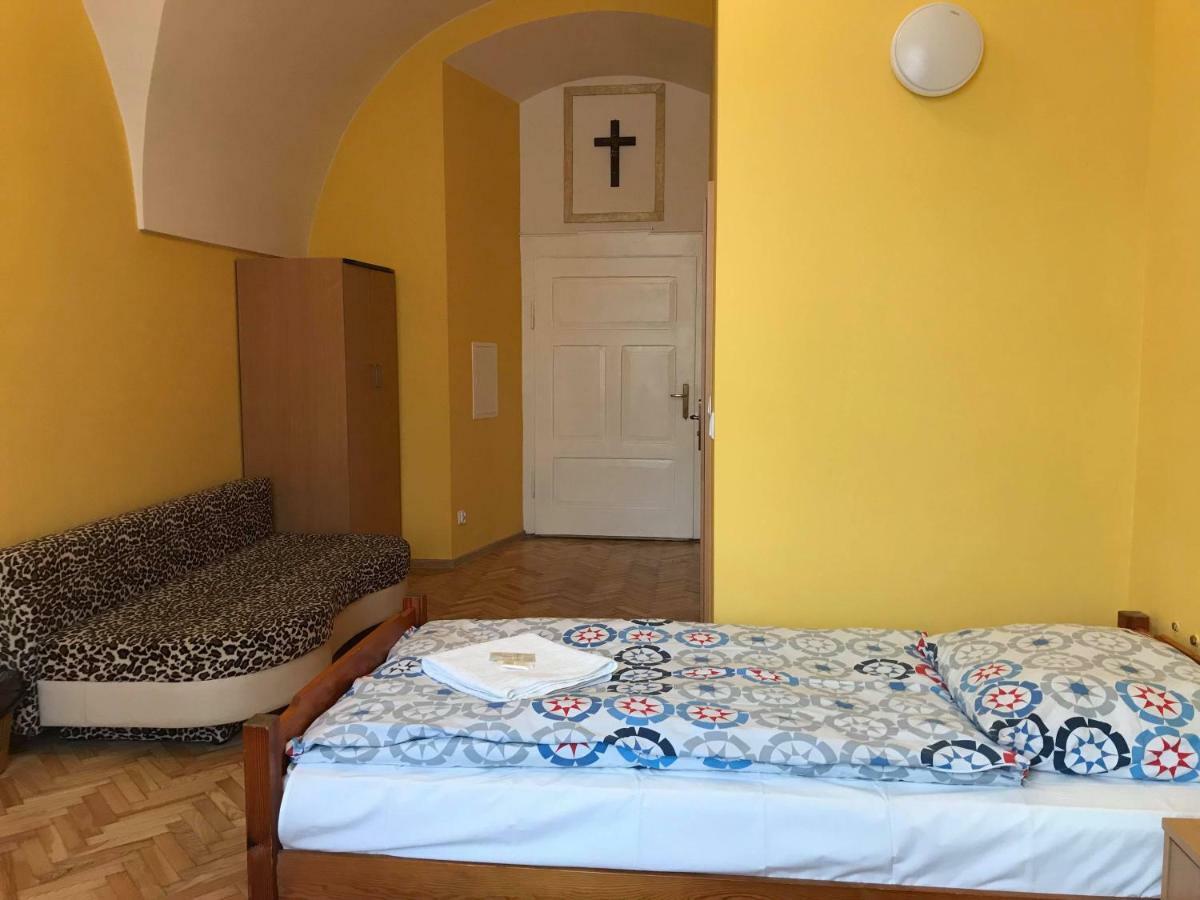 Appartamento Diecezjalny Dom Formacyjny Nysa Esterno foto