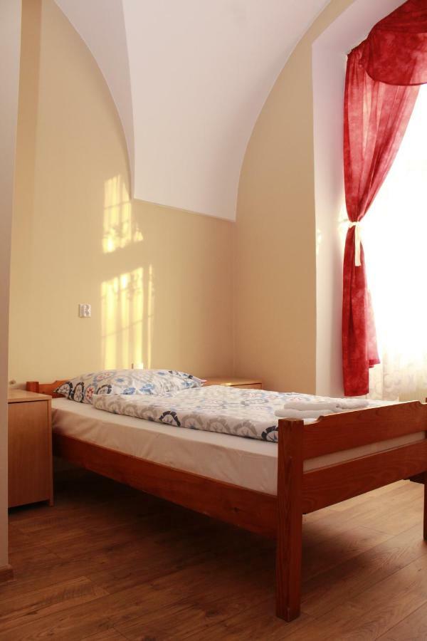 Appartamento Diecezjalny Dom Formacyjny Nysa Esterno foto